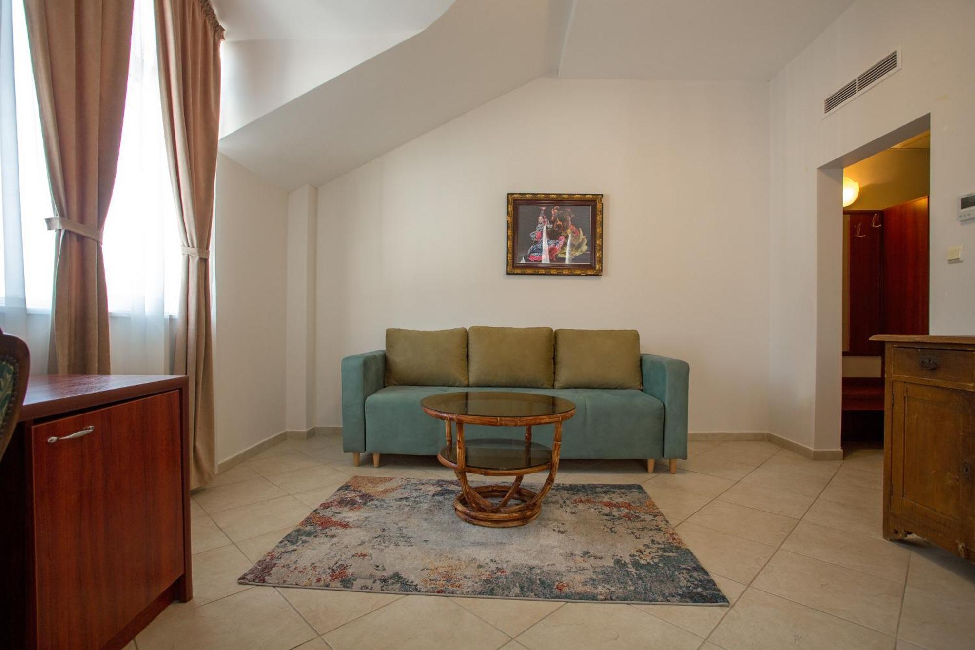Hotel Central Μπαλτσίκ Εξωτερικό φωτογραφία