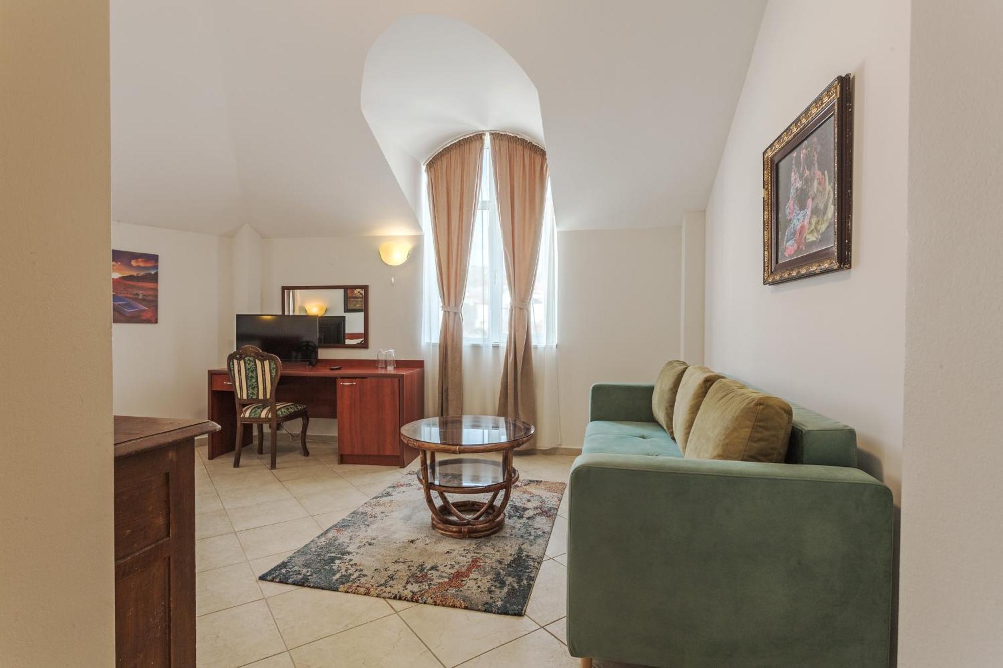 Hotel Central Μπαλτσίκ Εξωτερικό φωτογραφία